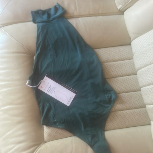 NWT Lululemon Mock-Neck sleeveless bodysuit - Picture 3 of 8